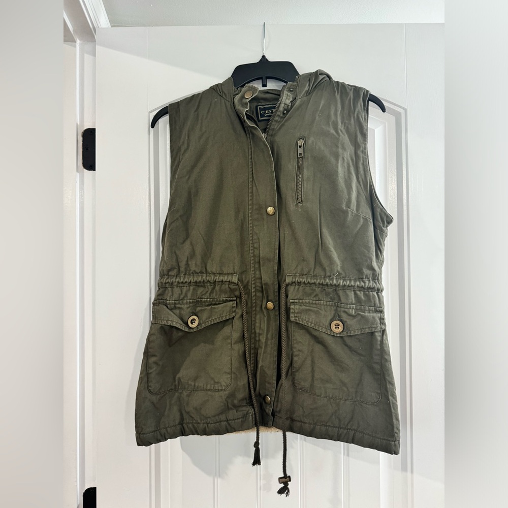 C’ESTTOI Fuzzy Vest                               Size - S